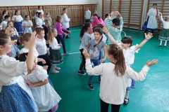 received_1495330718056198